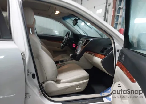 2010 Subaru Outback 2.5I Limited z USA, uszkodzony, nr VIN 4S4BRCKC1A3371817